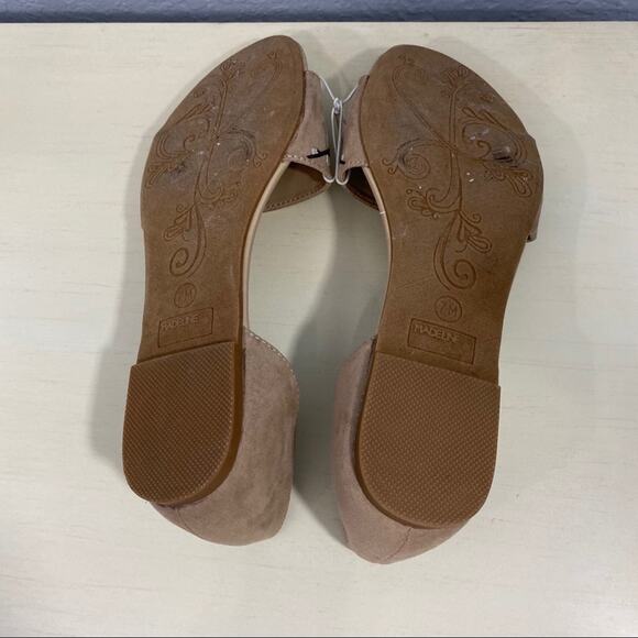 Madeline Stuart floral embroidery flats - Picture 5 of 5